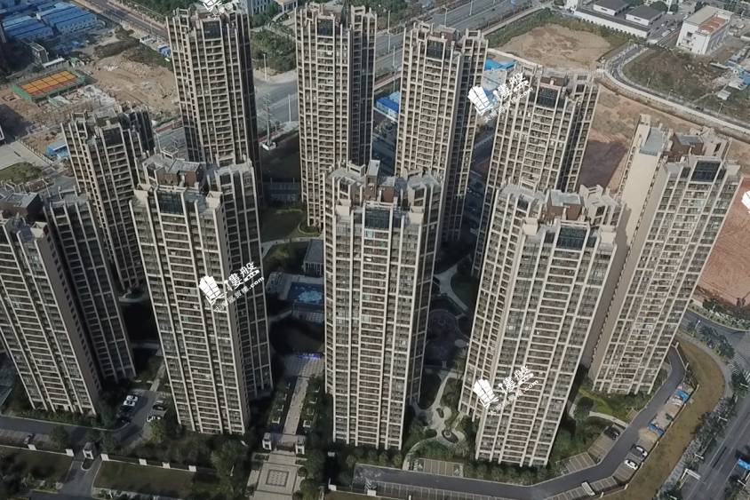 中海左岸岚庭-珠海,首期5万(减)大型屋苑,即买即住,香港银行按揭 (实景航拍)